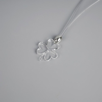 Светодиодный кулон «Клевер» 60 см, батарейки, свечение мульти (RGB) Светодиодный кулон «Клевер» 60 см, батарейки, свечение мульти (RGB)