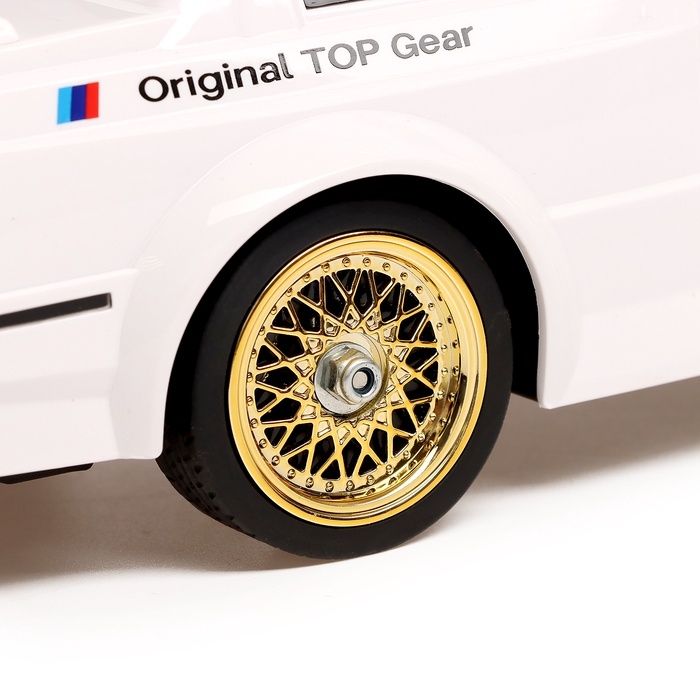 Машинка на пульте управления &laquo;Легенда Дрифта&raquo;, радиоуправление, полный привод, 40 км/ч, 2 комплекта колёс, 1:16, цвет белый