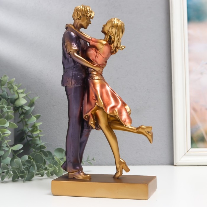 Сувенир полистоун Сувенир полистоун "Нежные объятия" розово-фиолетовый 7х14,5х28 см