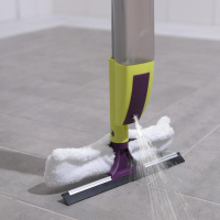 Швабра для мытья пола с распылителем Доляна, насадка из микрофибры 38&times;10 см, дополнительная насадка для мойки стёкол, ручка 120 см