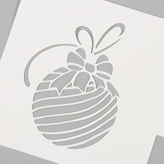 Трафарет пластиковый "Елочная игрушка", размер 9х9 см