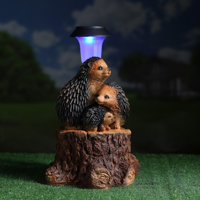 Садовый фонарь "Три ежа на пне с фонарем" 34х26см