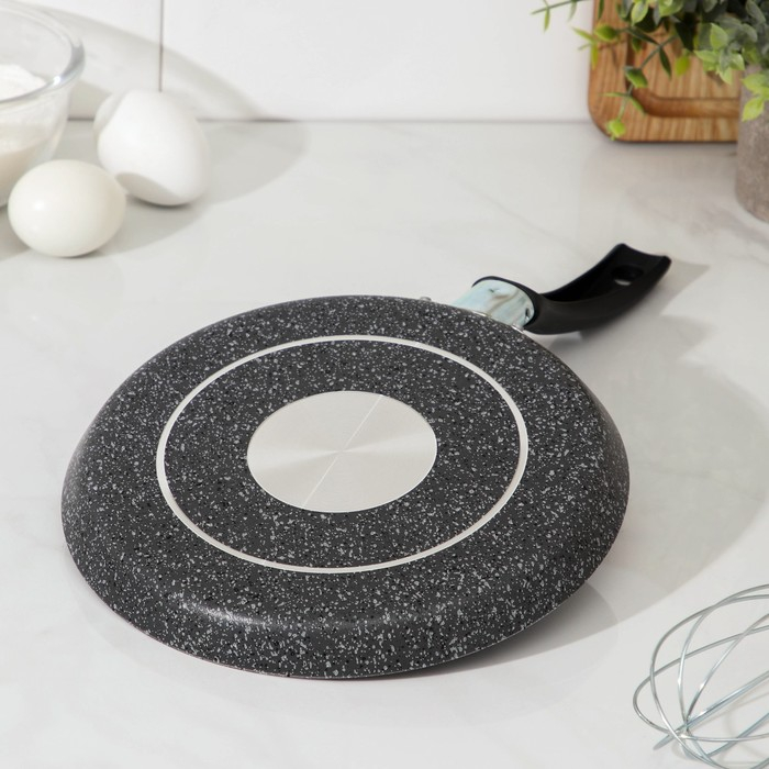 Сковорода блинная Onyx, d=22 см, пластиковая ручка, антипригарное покрытие, цвет серый Сковорода блинная Onyx, d=22 см, пластиковая ручка, антипригарное покрытие, цвет серый