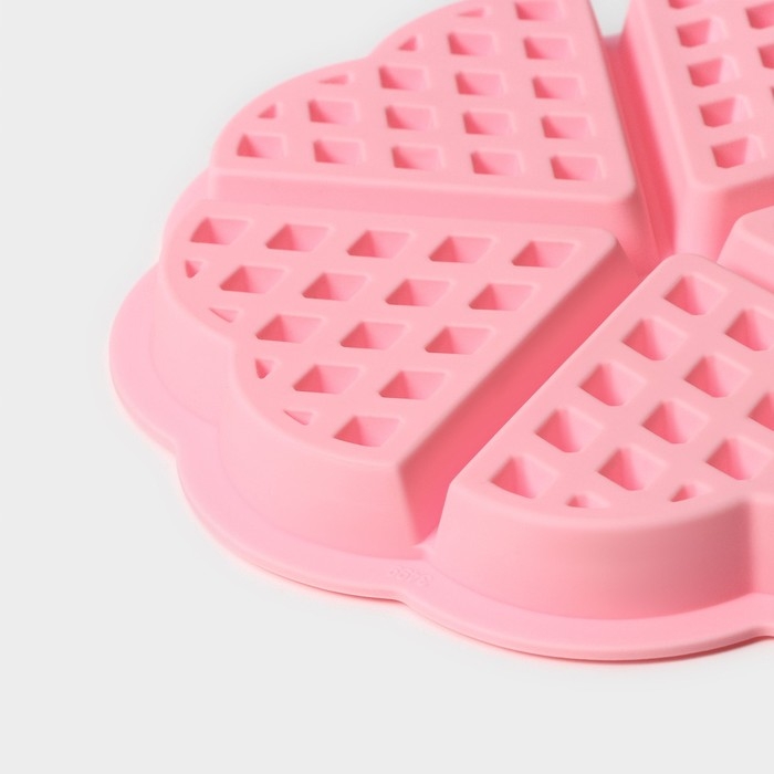 Форма для выпечки Доляна &laquo;Сладости. Венские вафли сердце&raquo;, силикон, 21&times;2 см, 5 ячеек, цвет розовый