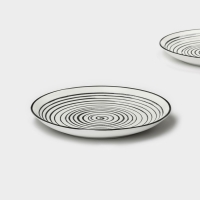 Набор тарелок десертных фарфоровых Magistro Hypnose, 20,5×2,5 см, 2 шт Набор тарелок десертных фарфоровых Magistro Hypnose, 20,5×2,5 см, 2 шт