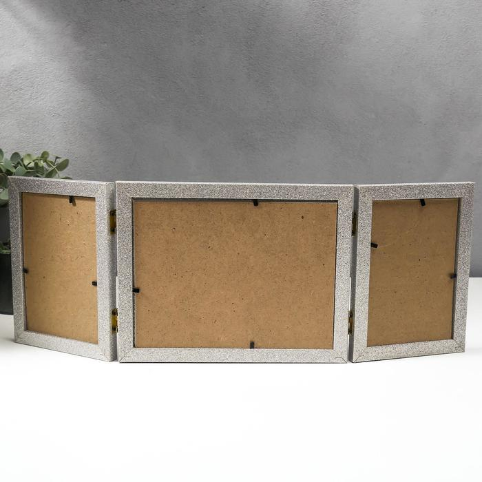 Фоторамка пластик на 3 фото 10х15, 15х20 см Фоторамка пластик на 3 фото 10х15, 15х20 см "Блёстки" серебро 18х50 см