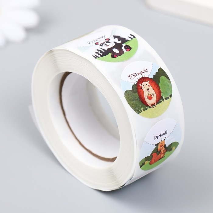 Наклейка бумага Наклейка бумага "Подбадривающие зверята" d=2,5 см 500 шт в рулоне 3х6,5х6,5 см