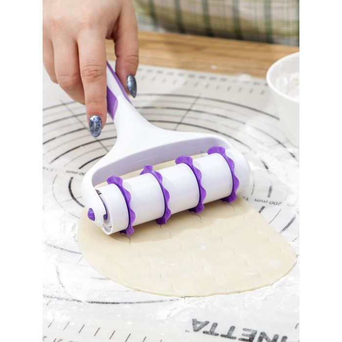 Валик для нарезки теста Доляна &laquo;Лепота&raquo;, 12,5&times;3&times;19 см, 4 насадки, цвет белый