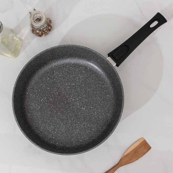 Сковорода Доляна &laquo;Марбл&raquo;, d=28 см, стеклянная крышка, съёмная ручка, антипригарное покрытие