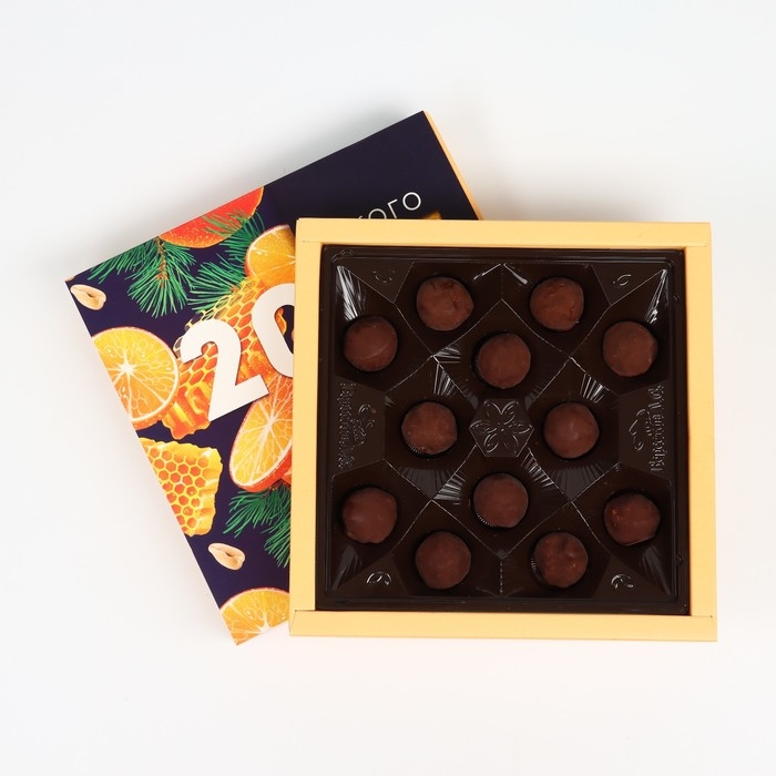 Конфеты грильяж &laquo;Яркого 2025&raquo; с арахисом, изюмом, цукатами из апельсина и мёдом, в коробке, 135 г.