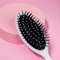 Расчёска массажная, 7 × 22 см, цвет белый Расчёска массажная, 7 × 22 см, цвет белый