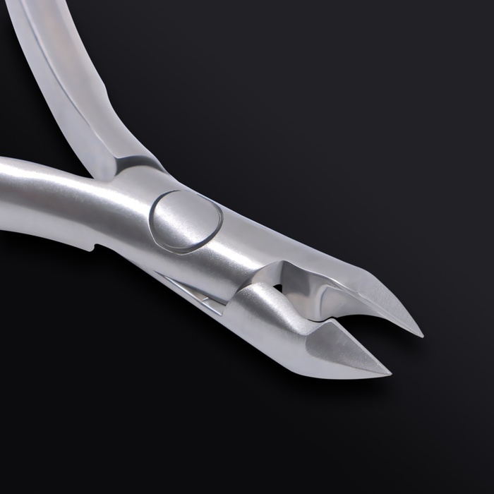 Кусачки маникюрные для кутикулы «Premium», двойная пружина, 10,5 см, длина лезвия - 7 мм, на блистере, цвет серебристый Кусачки маникюрные для кутикулы «Premium», двойная пружина, 10,5 см, длина лезвия - 7 мм, на блистере, цвет серебристый