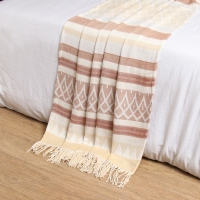 Плед Орнамент 150х200 см, бел/беж/тер, шерсть 40%, пан 35%, пэ 20%, кашемир 5% Плед Орнамент 150х200 см, бел/беж/тер, шерсть 40%, пан 35%, пэ 20%, кашемир 5%