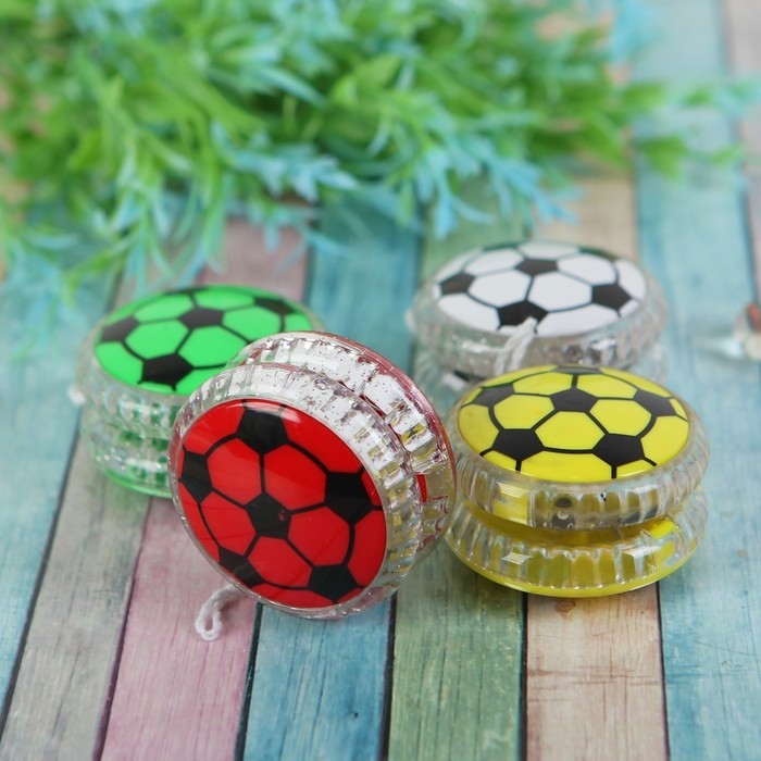 Йо-йо «Футбол», световой, цвета МИКС, в шоубоксе Йо-йо «Футбол», световой, цвета МИКС, в шоубоксе
