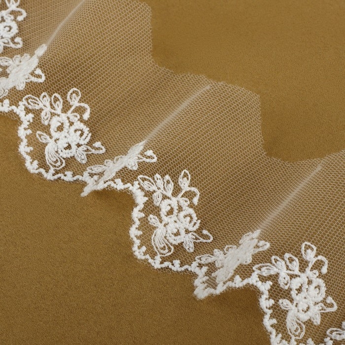 Кружево на сетке, 65 мм &times; 9 &plusmn; 0,5 м, цвет белый