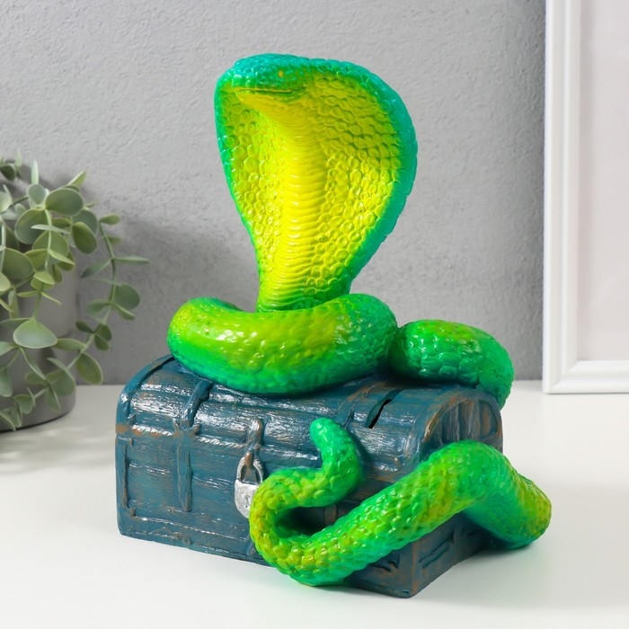 Копилка Копилка"КОБРА НА СУНДУКЕ " 20 х 17 х 12 см.