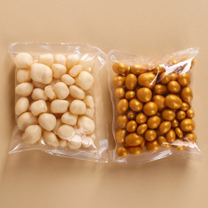 Подарочный набор «С Новым годом»: чай чёрный 50 г., арахис в белой шоколадной глазури 100 г., ананас в белом шоколаде 100 г., крем-мед с абрикосом 120 г. Подарочный набор «С Новым годом»: чай чёрный 50 г., арахис в белой шоколадной глазури 100 г., ананас в белом шоколаде 100 г., крем-мед с абрикосом 120 г.