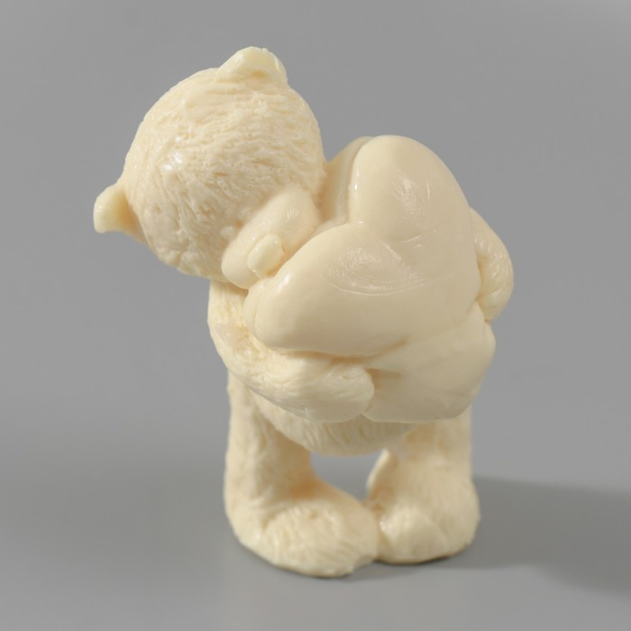 Молд силиконовый "Мишка с большим сердцем" 9х5,5х4,5 см МИКС