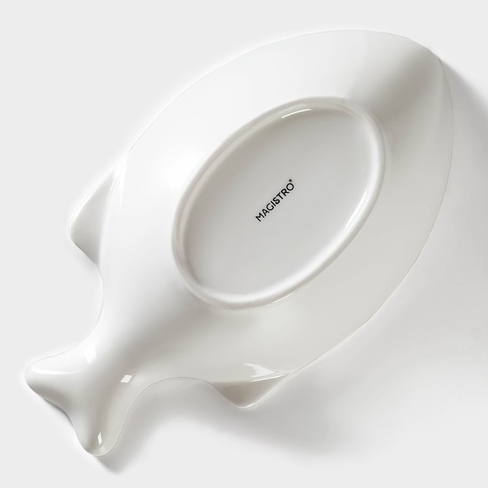 Салатник фарфоровый Magistro &laquo;Рыбка&raquo;, 1 л, 26,5&times;15&times;8,5 см, цвет белый