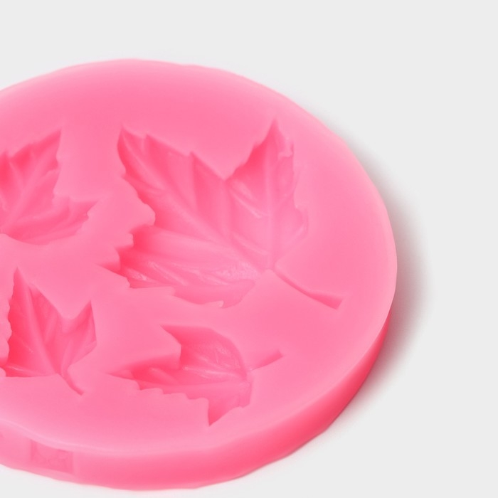 Молд Доляна &laquo;Лист кленовый&raquo;, силикон, 6,5&times;0,8 см, цвет МИКС