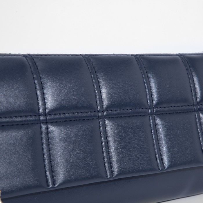 Сумка-клатч на клапане, цвет синий