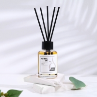 Диффузор ароматический "№28 White OAK", фундук, ветивер 60 мл Диффузор ароматический "№28 White OAK", фундук, ветивер 60 мл