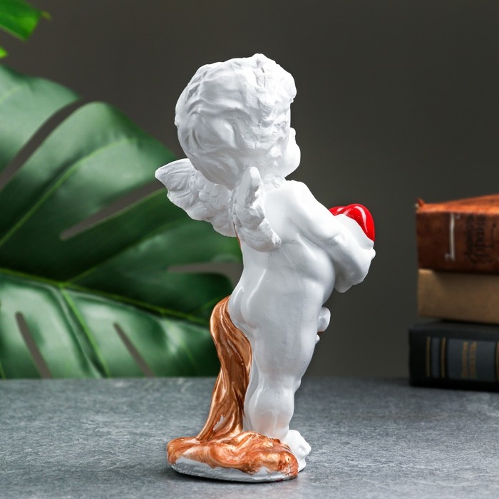 Фигура Фигура "Ангел с сердцем в руках" 18х10см