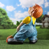 Садовая фигура "Мальчик с морковью" 65х60см Садовая фигура "Мальчик с морковью" 65х60см