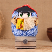 Домовой "Фома", на сундуке, 17х11х10 см