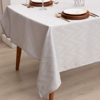 Скатерть Этель "Линии" цв.серебро, 142*180 +/-3 см, 115 &plusmn;10 гр,100% п/э