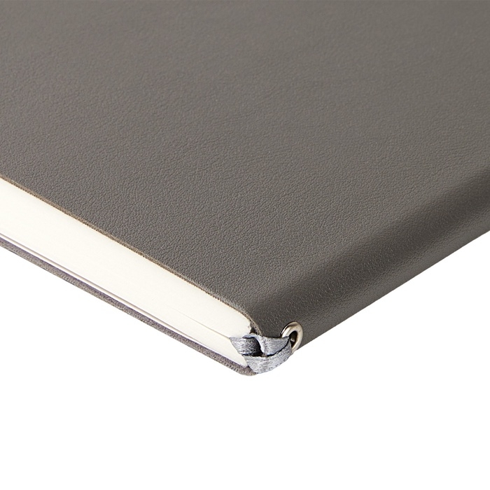 Ежедневник недатированный А5, 128 листов GRAND, интегральная обложка из искусственной кожи, ляссе, кремовый блок 70 г/м2, темно-серый