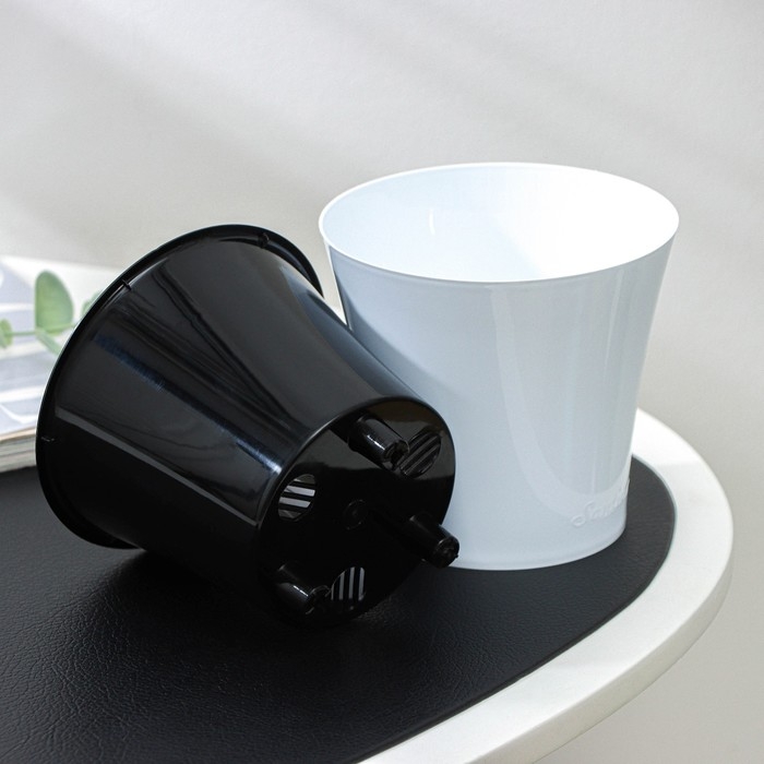 Кашпо для цветов со вставкой &laquo;Арте&raquo;, 600 мл, бело-чёрное