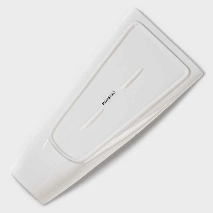 Блюдо фарфоровое Magistro &laquo;Бланш&raquo;, 30&times;14&times;4,5 см, цвет белый