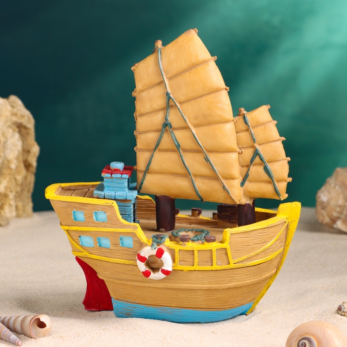 Корабль сувенирный "Парусник" 15*17*9см
