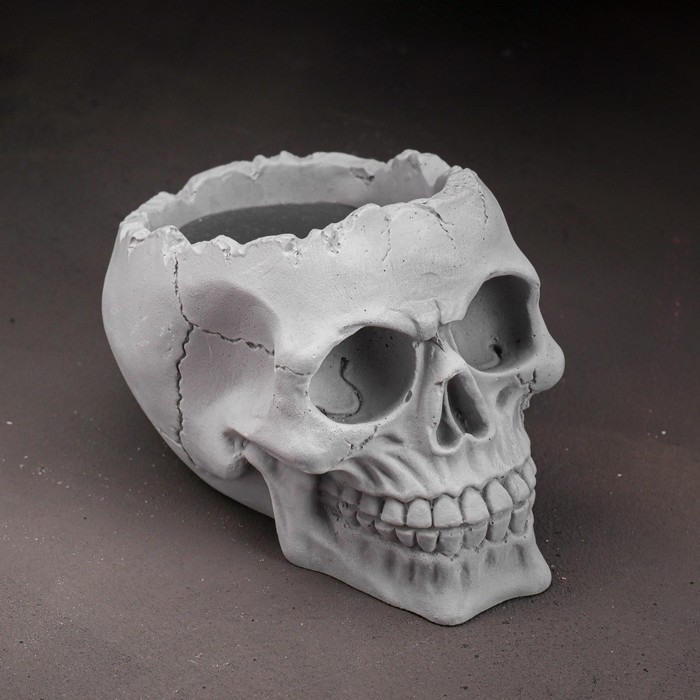 Свеча фигурная ароматическая в бетоне "Череп", 14х11 см, черный, печенье и кожа