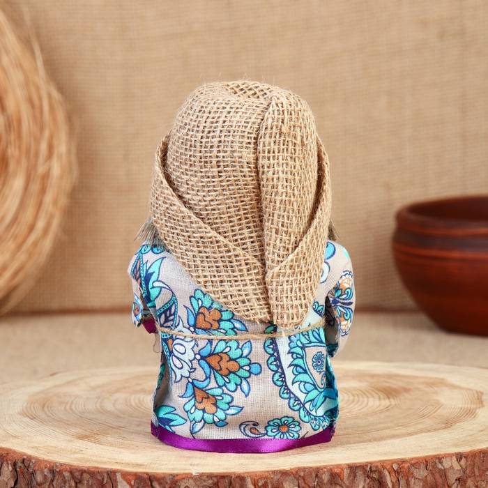 Оберег "Домовой с панно", 15-16 см