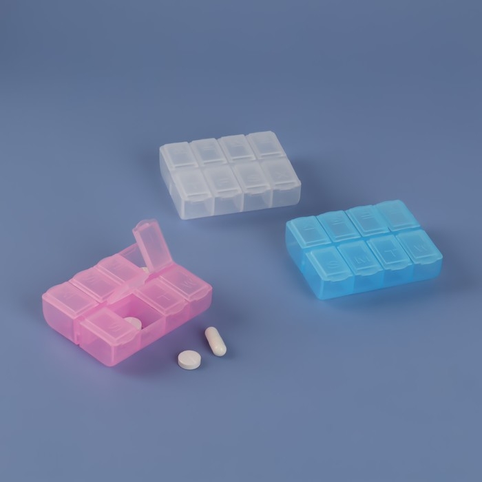 Таблетница, английские буквы, 7,4 &times; 6,2 &times; 2,1 см, 8 секций, цвет МИКС