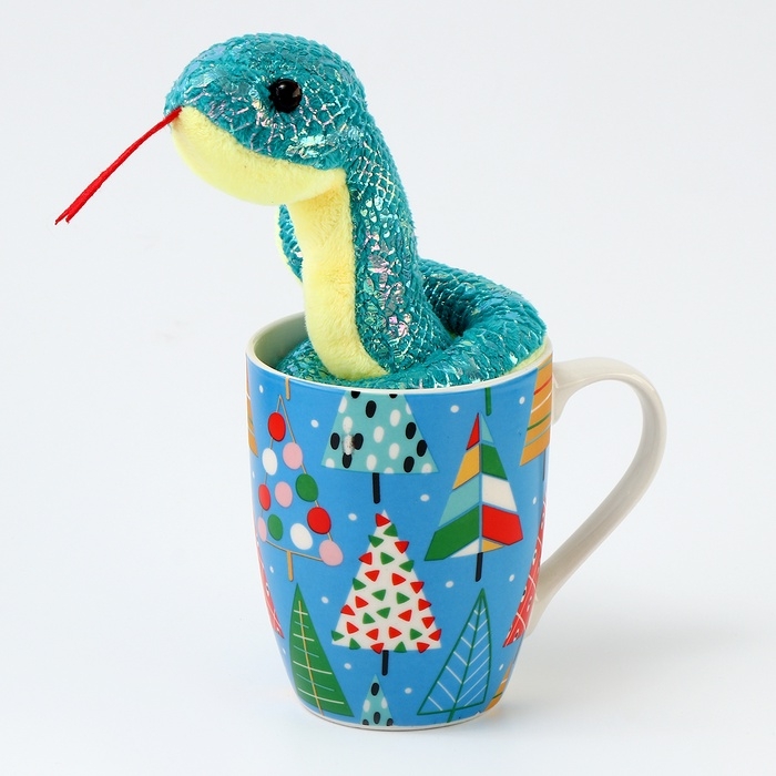 Новогодний подарочный набор &laquo;Волшебных мгновений&raquo;: мягкая игрушка змея и кружка