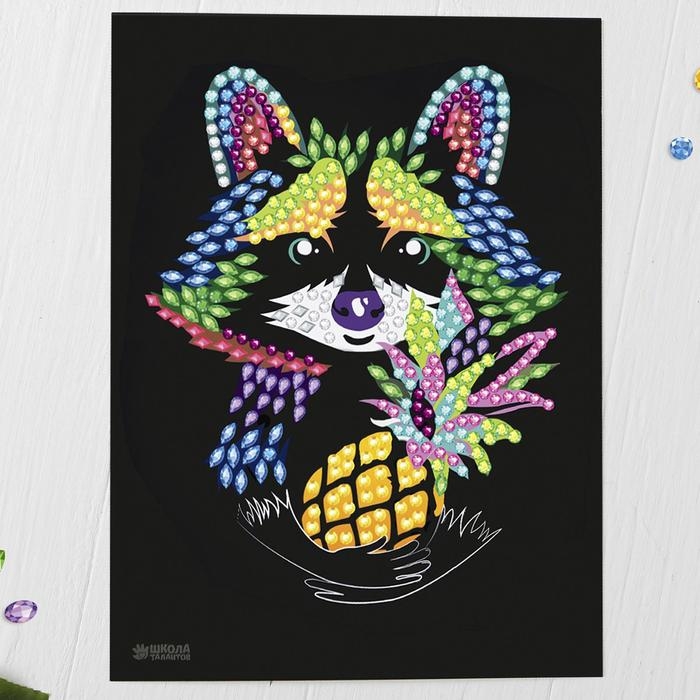 Мозаика стразами &laquo;Енот с ананасом&raquo;