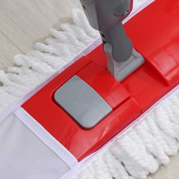 Швабра для мытья пола с распылителем Доляна, насадка из микрофибры 40&times;10 см, металлическая ручка 124 см, цвет МИКС