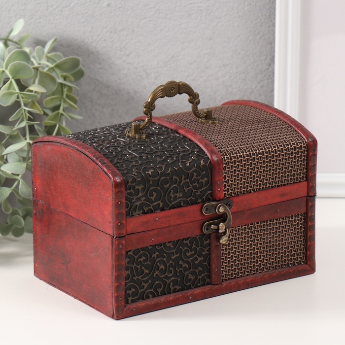 Шкатулка дерево состаренная Шкатулка дерево состаренная "Завитки и сеточка" сундучок 10,5х18х12 см