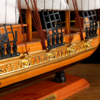 Корабль сувенирный средний «Астрильд», борта светлое дерево, паруса бежевые, 48,5х44х8 см Корабль сувенирный средний «Астрильд», борта светлое дерево, паруса бежевые, 48,5х44х8 см