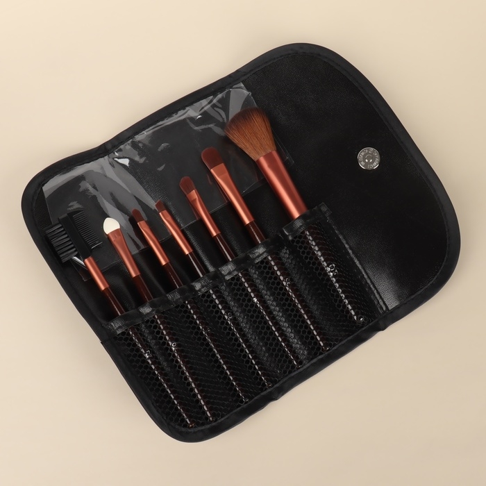 Набор кистей для макияжа &laquo;Рептилия&raquo;, 7 предметов, чехол на кнопке, цвет чёрный