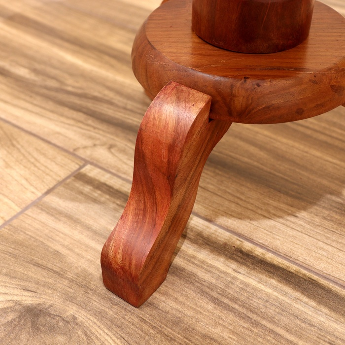 Стол резной "Мешень" дерево 44х37х37 см