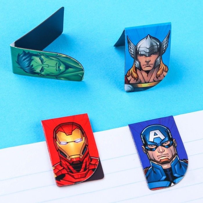 Открытка с магнитными закладками Открытка с магнитными закладками "Настоящему герою", Мстители, 4 шт.