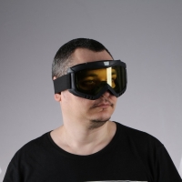Очки-маска для езды на мототехнике, разборные, визор желтый, цвет черный Очки-маска для езды на мототехнике, разборные, визор желтый, цвет черный