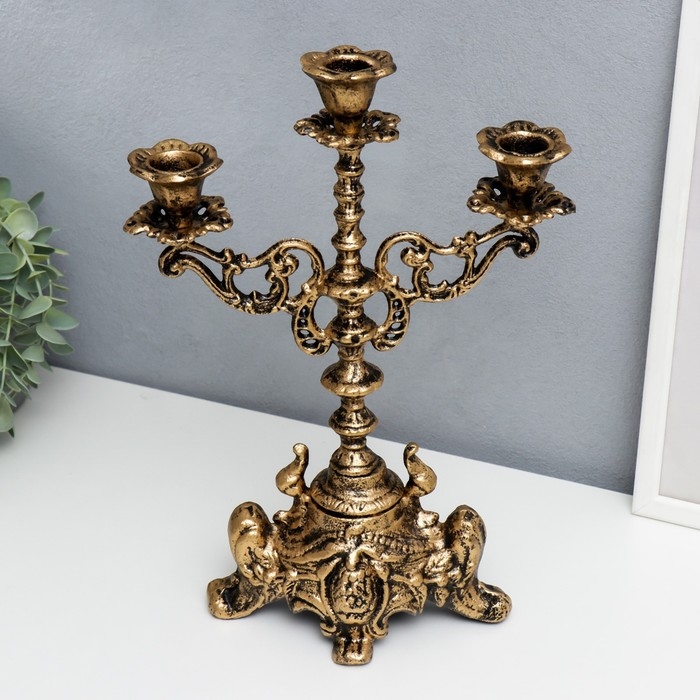 Подсвечник чугун на 3 свечи Подсвечник чугун на 3 свечи "Феодал" под бронзу 32х22х17 см