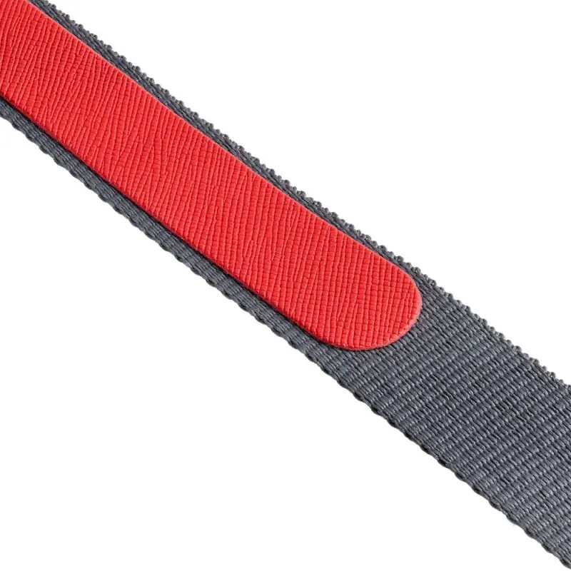 Лента для бейджа с ретрактором Devon, серая с красным Лента для бейджа с ретрактором Devon, серая с красным