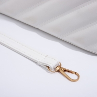 Сумка женская на клапане, цвет белый