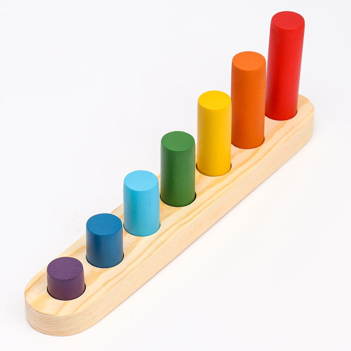 Пирамида &laquo;Радуга из цилиндров&raquo;